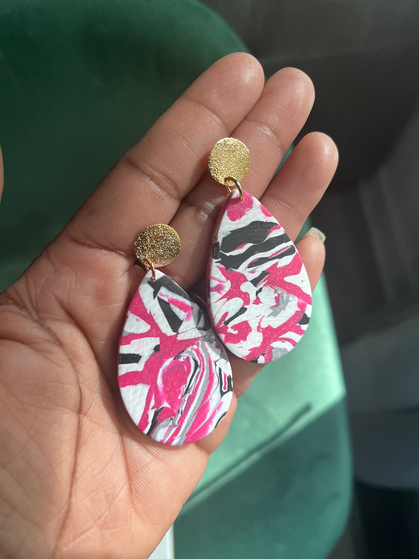 Patterned marble hot pink teardrops