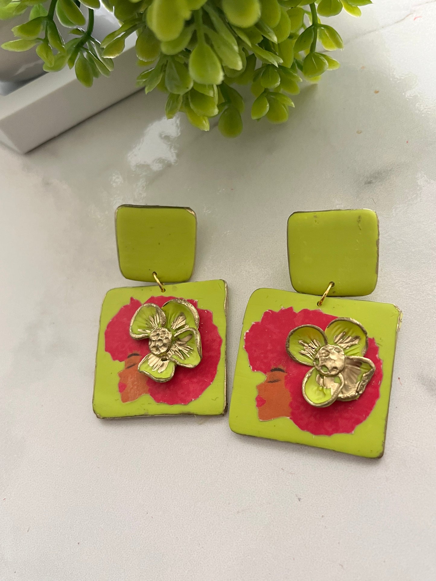 PINK DAISY , GREEN & FREE EARRINGS
