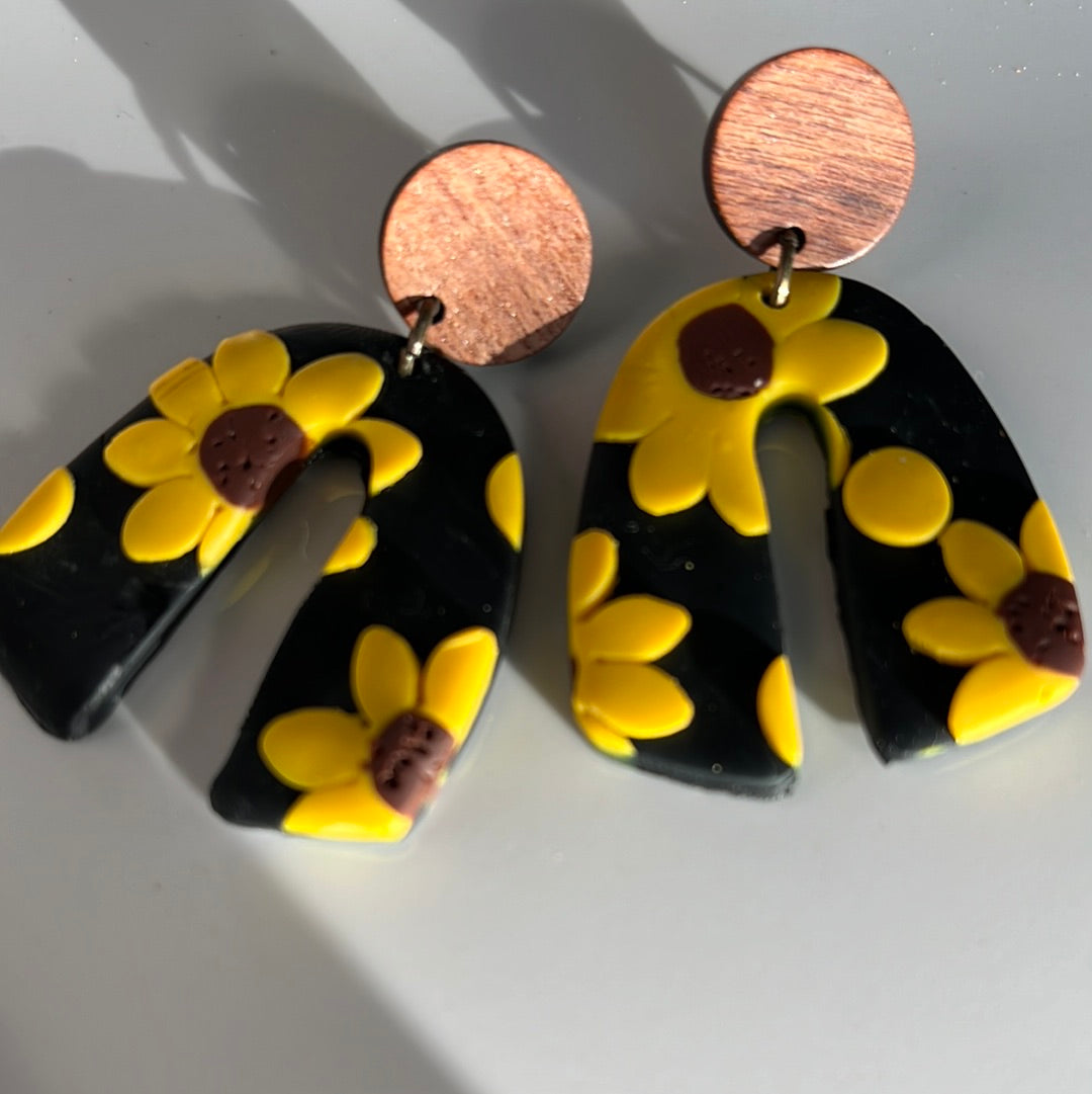 Black flower FALL Earrings 1955