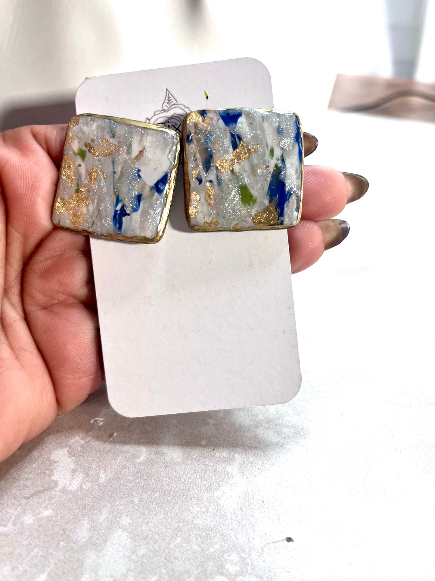 Prosperity midsized studs