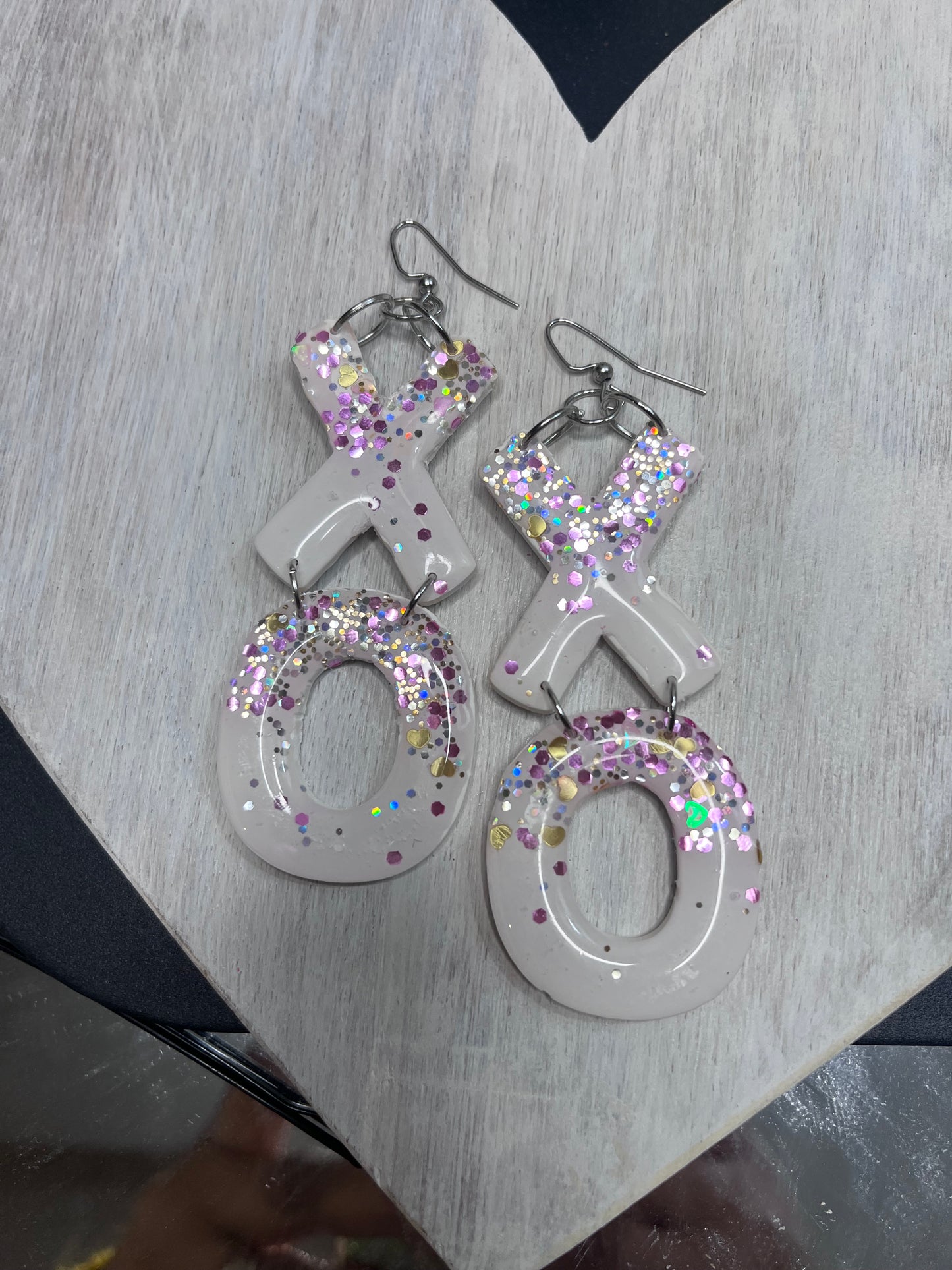 Xo Valentine HEART EARRINGS