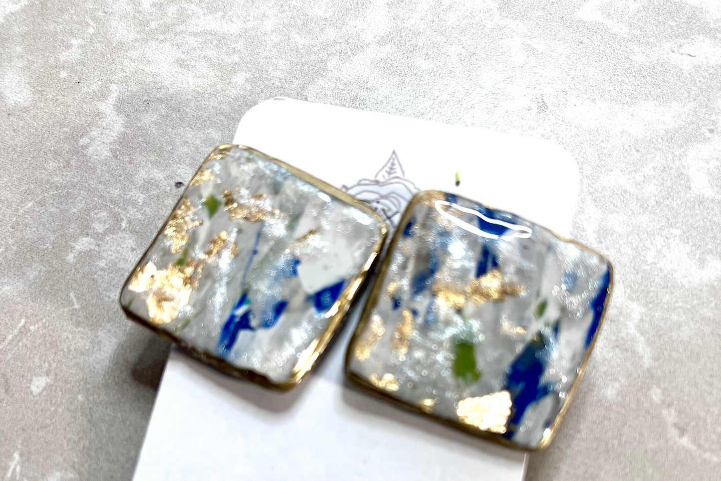 Prosperity midsized studs