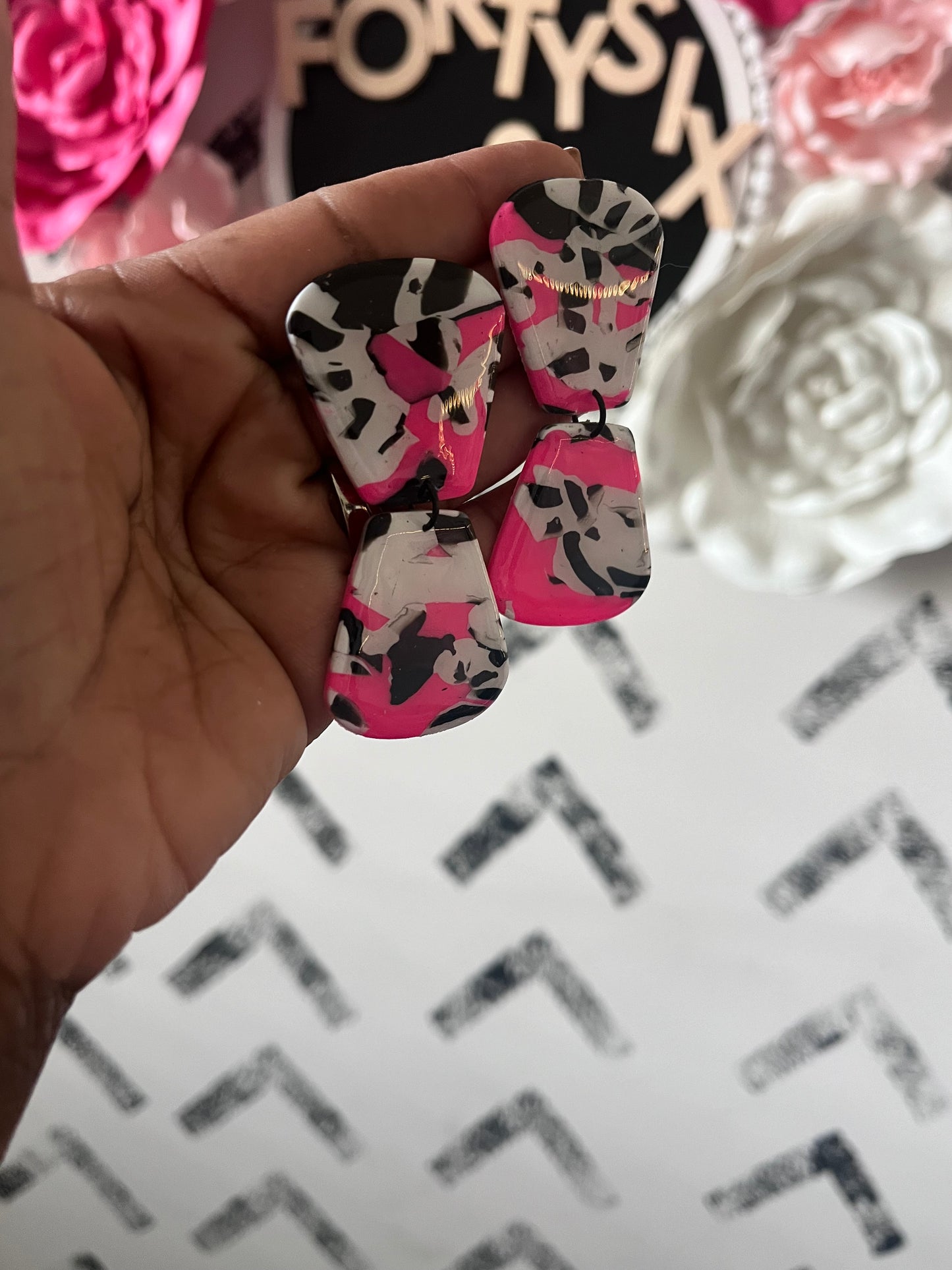 Party girl oversized stud