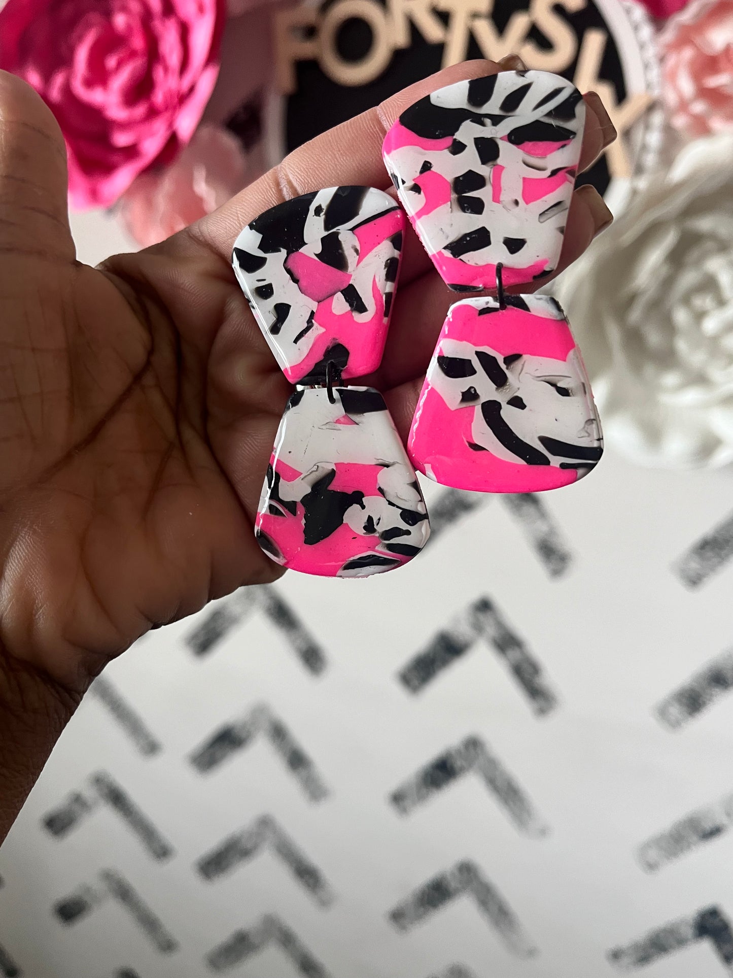 Party girl oversized stud