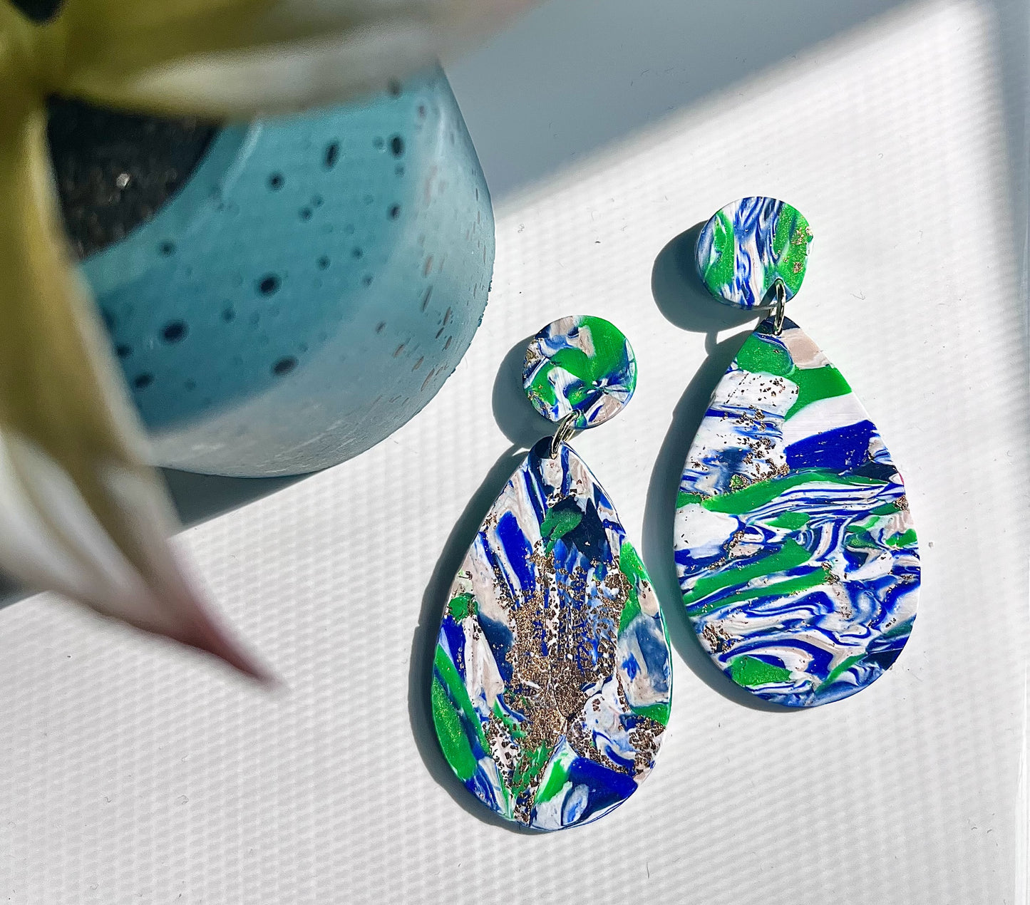 Patterned marble blue teardrops