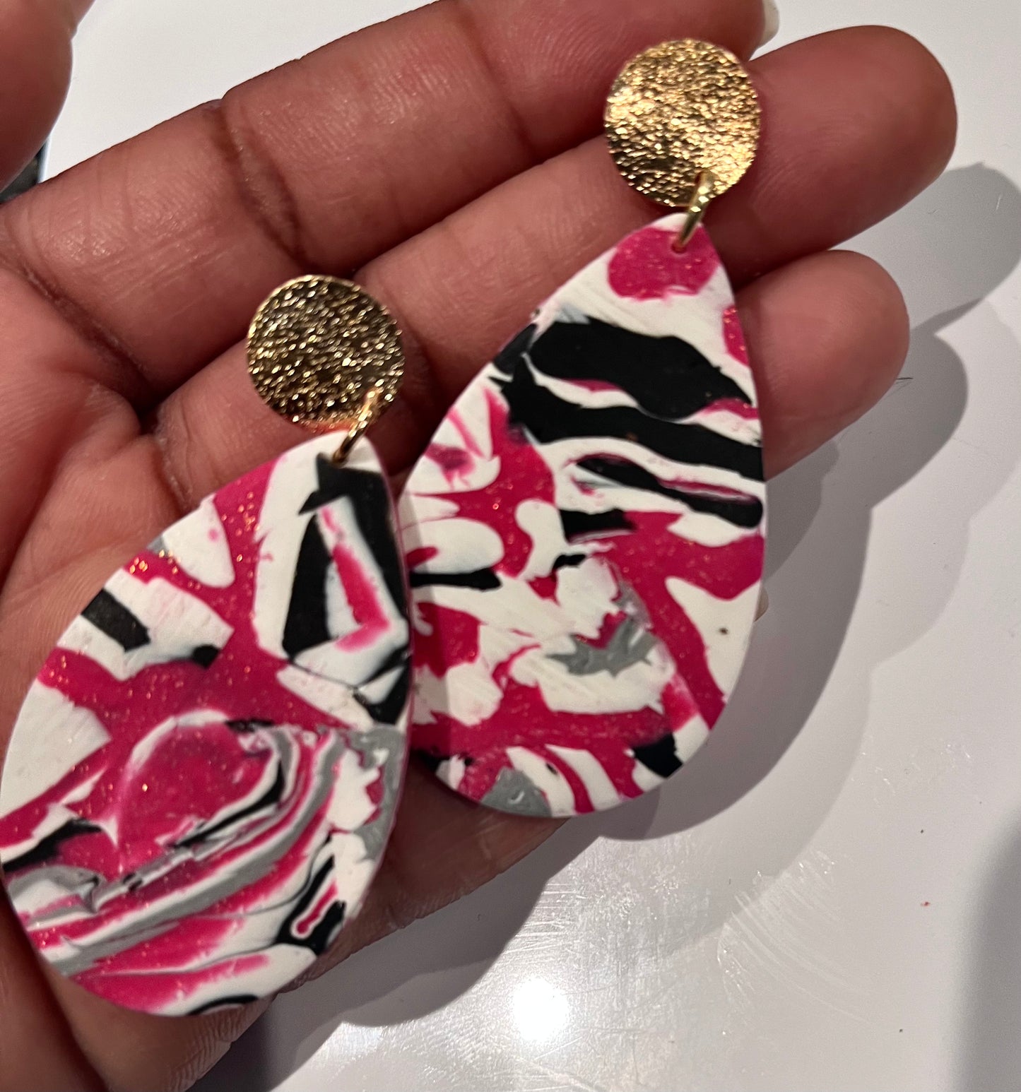 Patterned marble hot pink teardrops
