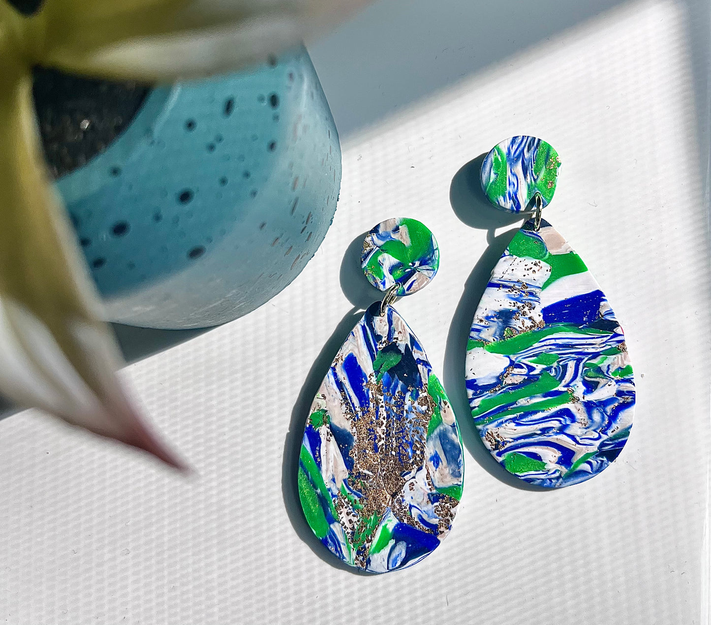 Patterned marble blue teardrops