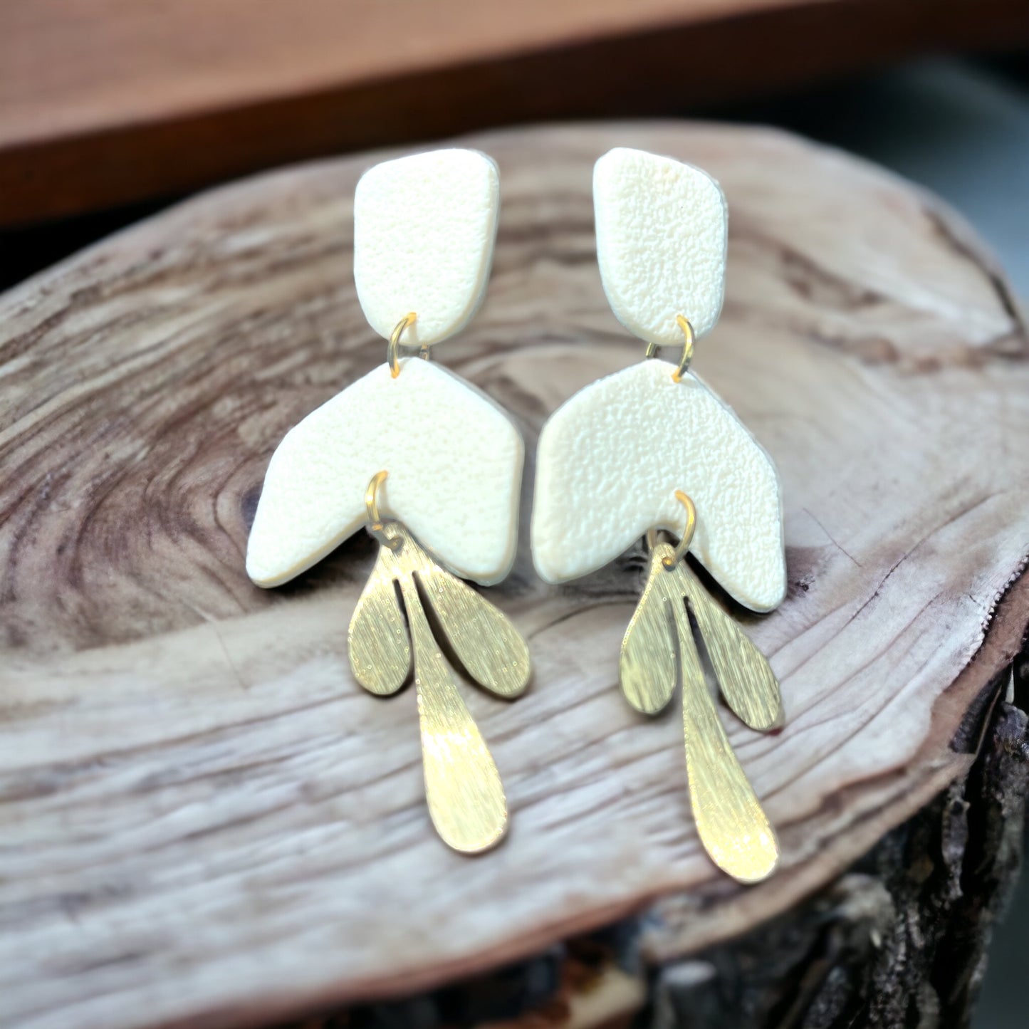 Summer Lovin’ ABENI gold dangles