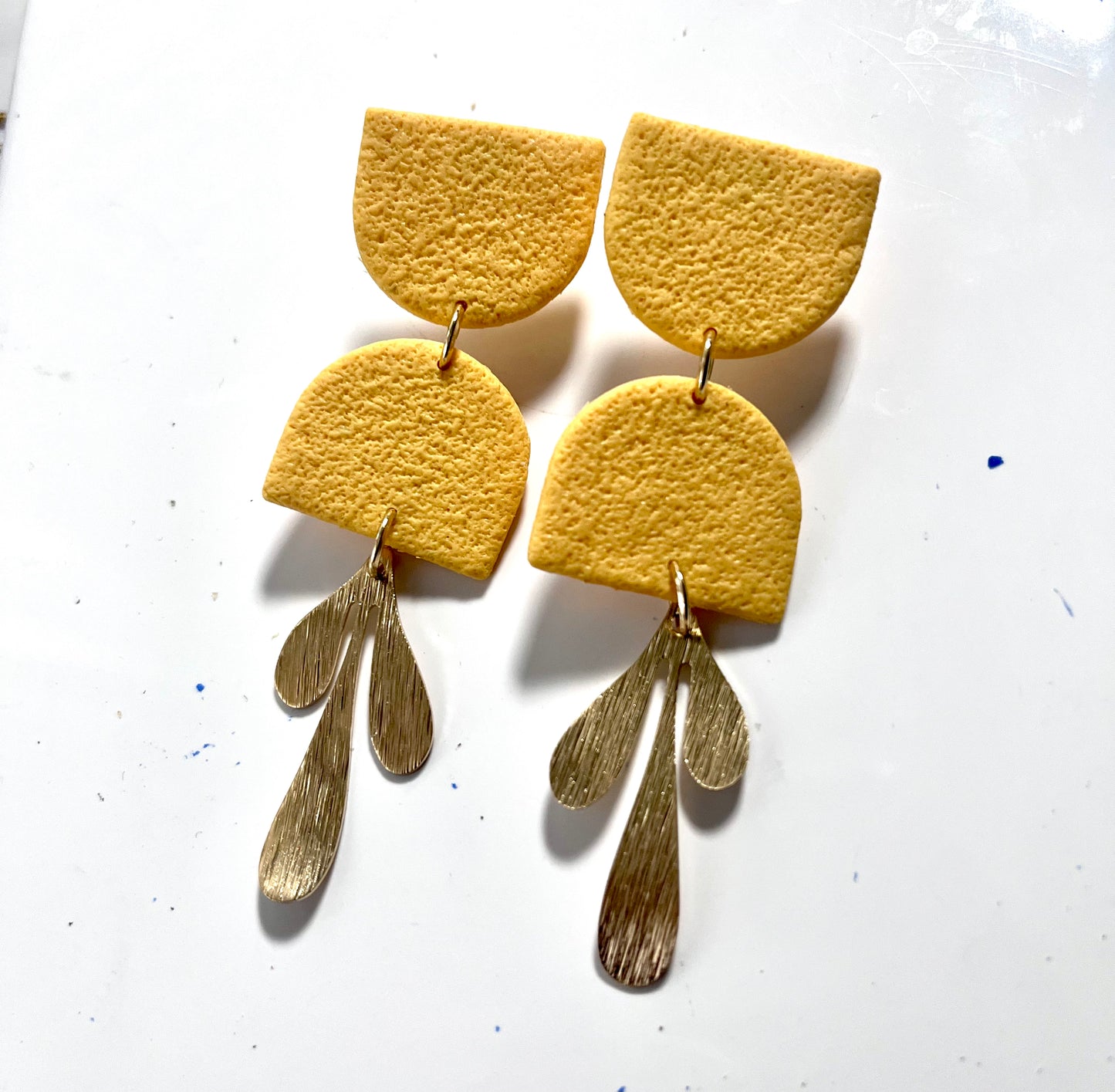 Summer Lovin’ ABENI gold dangles