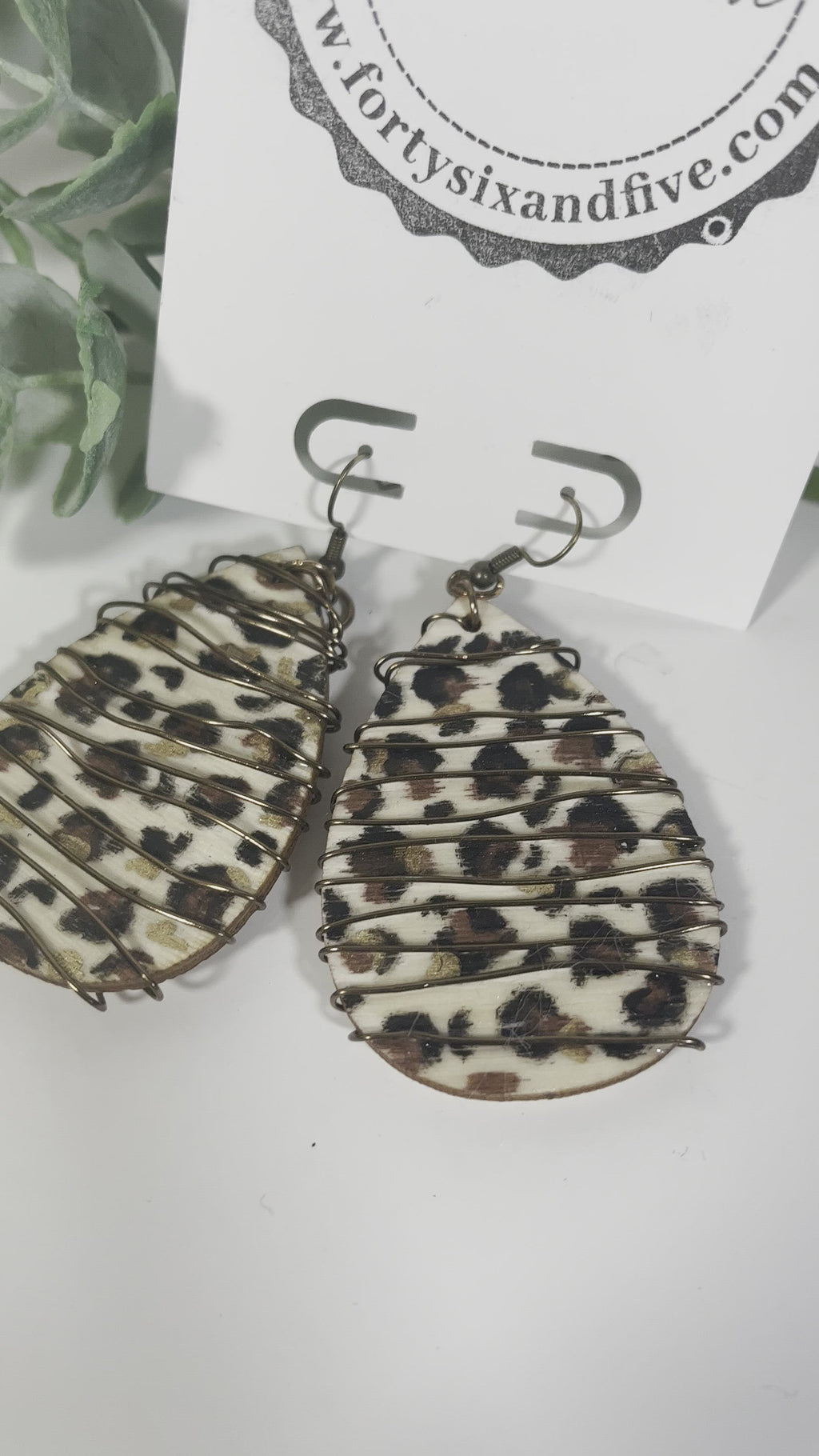 Queen of Sheba wooden and wire Dangle Earrings 1955