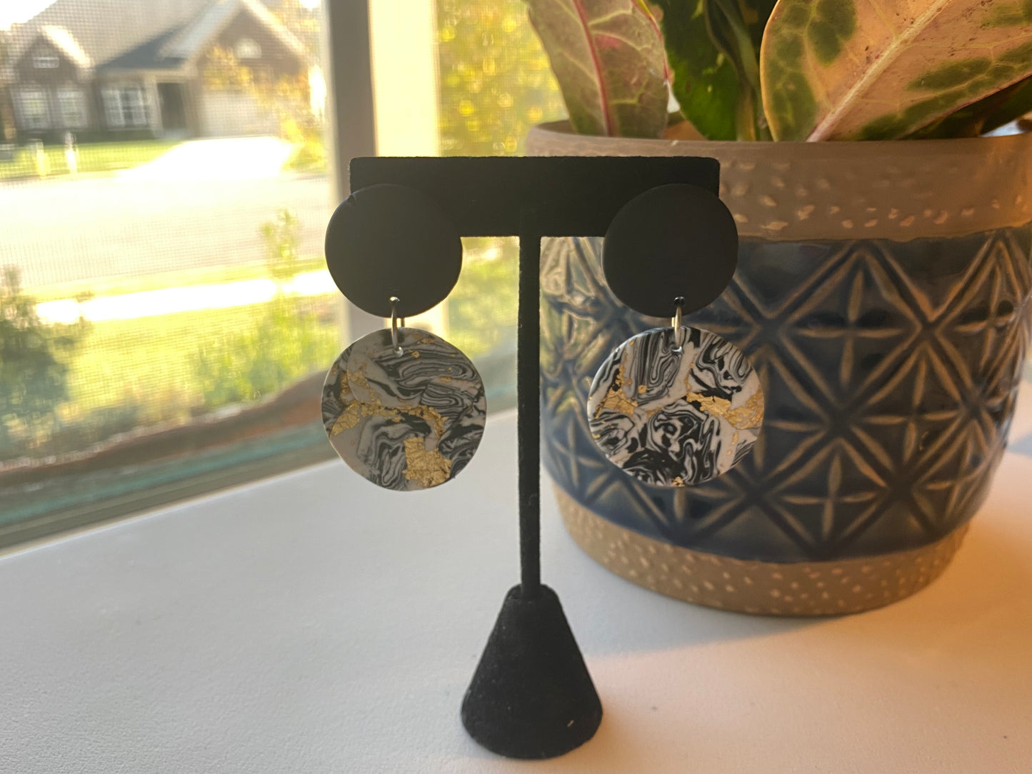 Black moon Dangle earrings 1955