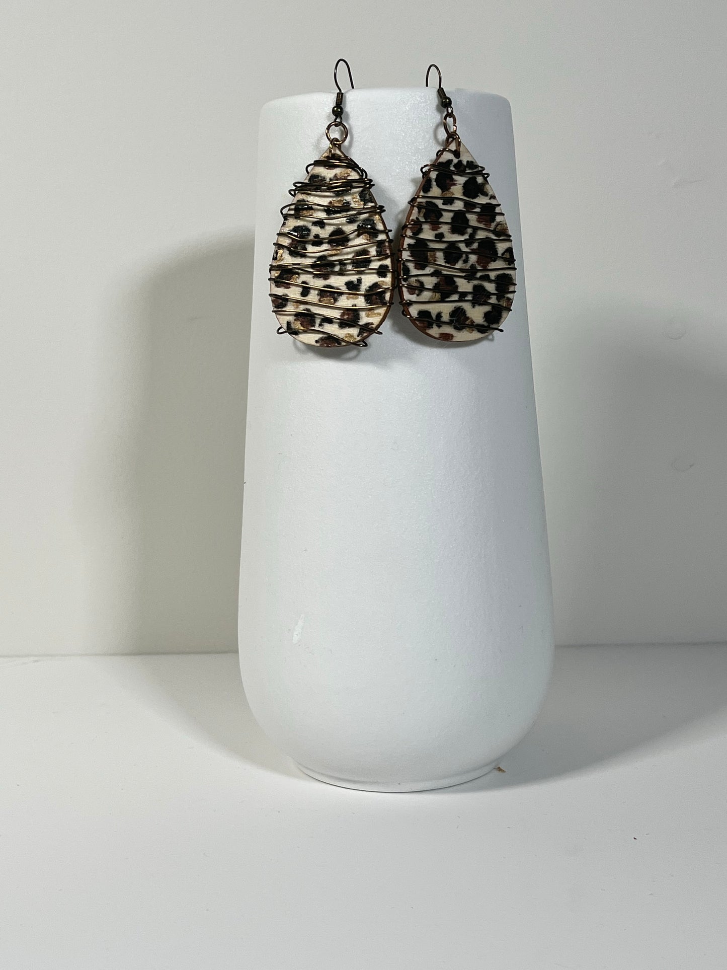 Queen of Sheba wooden and wire Dangle Earrings 1955