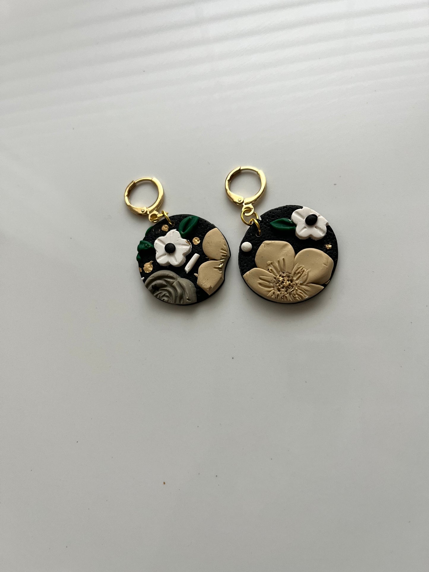 BLACK mini FLORAL EARRINGS