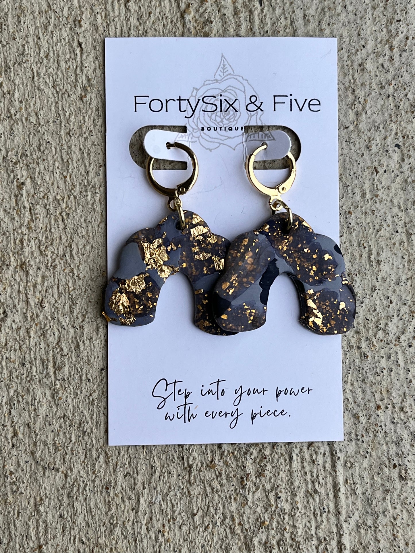 Regal beauty QUEEN Earrings  1955