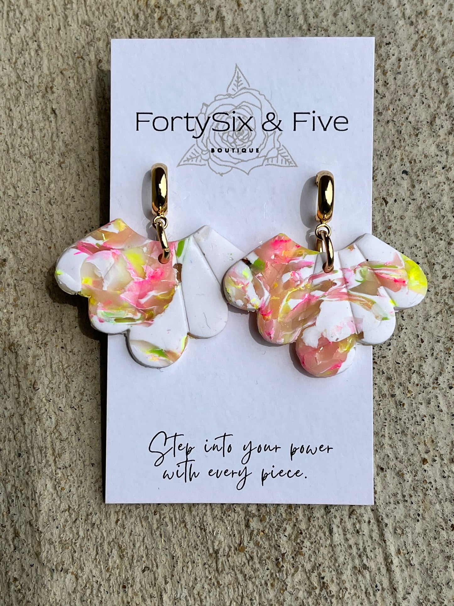 Apricot Mae Earrings  1955