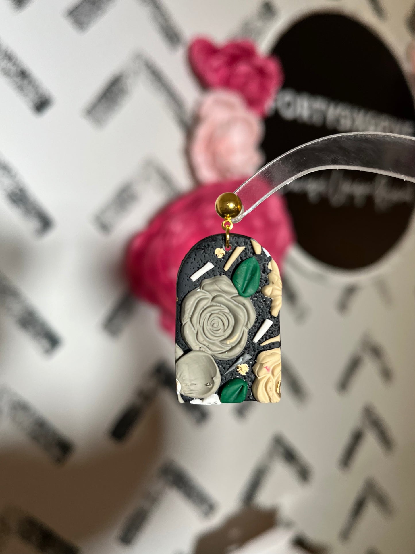 BLACK FLORAL EARRINGS