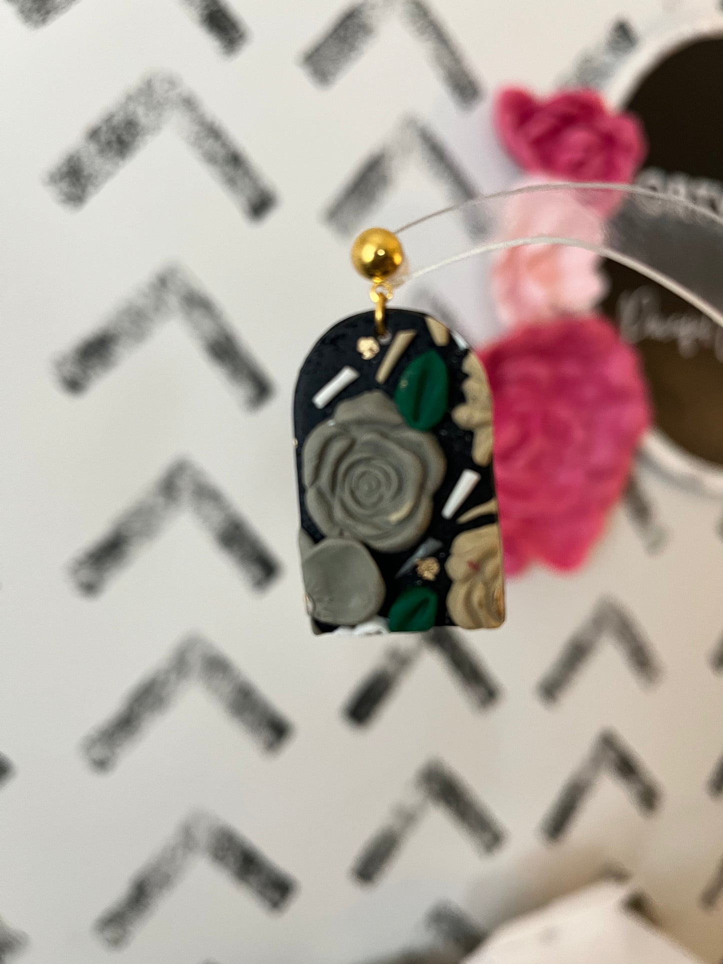 BLACK FLORAL EARRINGS