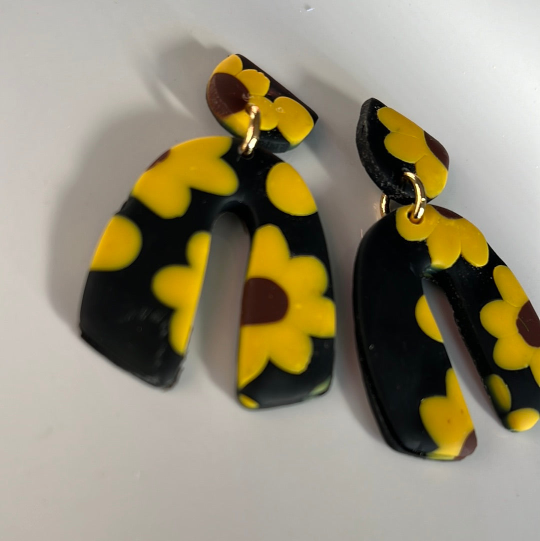 Black flower FALL Earrings 1955