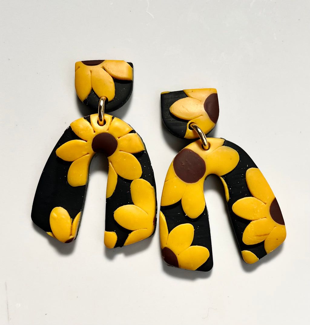 Black flower FALL Earrings 1955