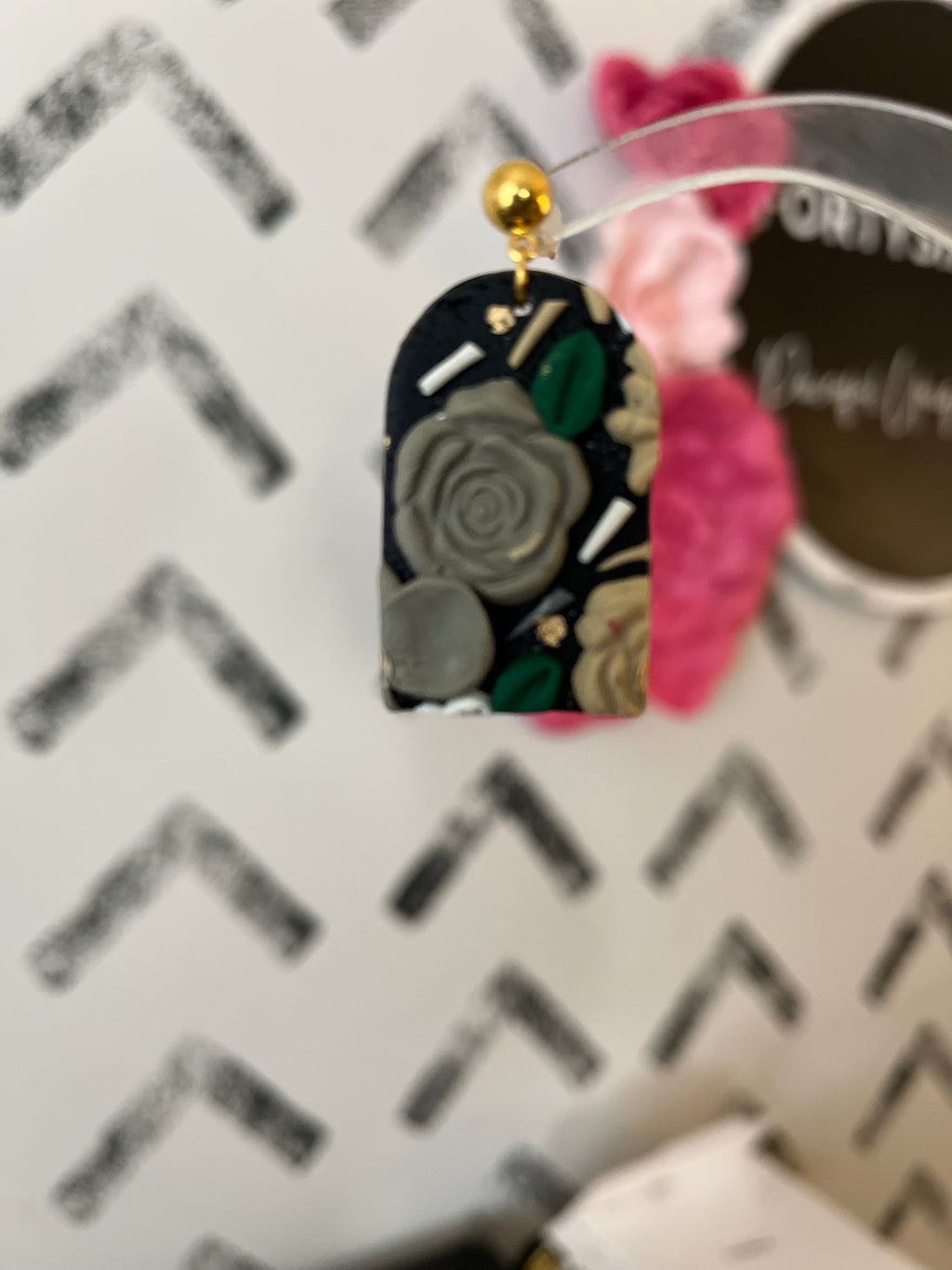 BLACK FLORAL EARRINGS